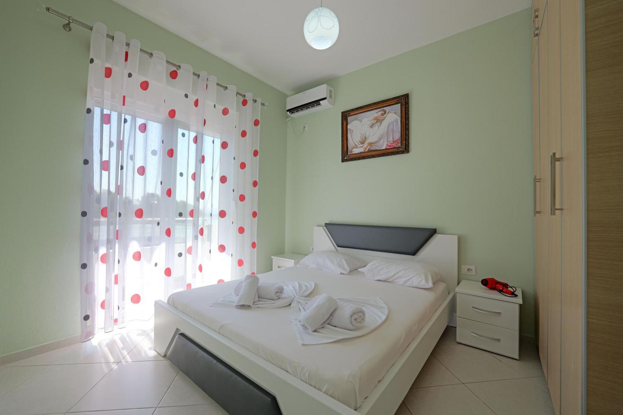 Villa E Olsi Kacupaj ซารานเดอ ภายนอก รูปภาพ